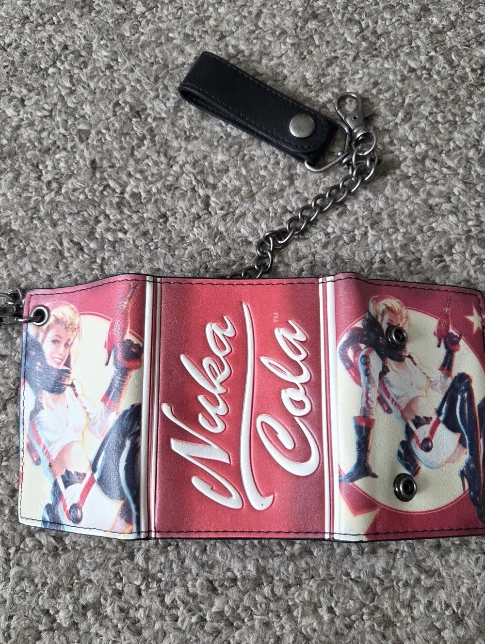Fallout 4 Gamer Trifold Chain Wallet Nuka Cola Girl 2016 Bethesda Rare